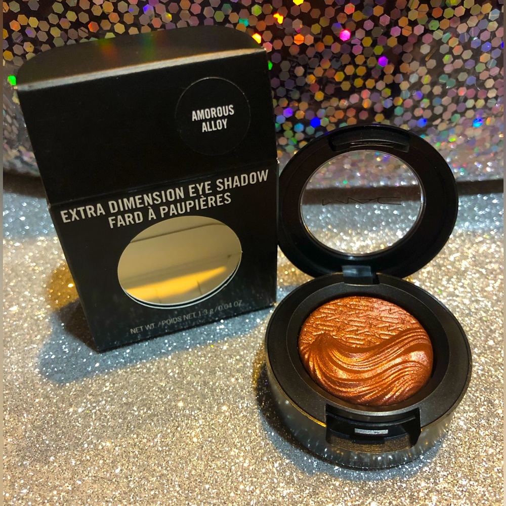 BNIB! MAC Extra Dimension Eyeshadow single in Amorous Alloy